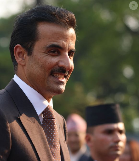 23 avril 2024, Katmandou, Bagmati, Népal : L'émir du Qatar, Cheikh Tamim bin Hamad Al-Thani, arrive à l'aéroport international de Tribhuvan alors qu'il entame une visite d'État de deux jours au Népal, le 23 avril 2024. © Aryan Dhimal / Zuma Press / Bestimage