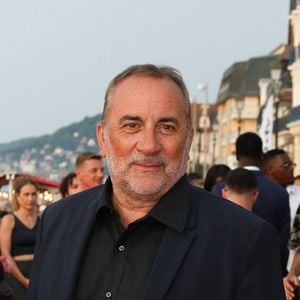 Une demeure vendue depuis à une femme d'affaires tenant une prestigieuse agence immobilière.

Antoine Duléry sur le tapis rouge du prix du court métrage lors du 37ème festival du film de Cabourg (37ème journées romantiques du 14 au 18 juin 2023), à Cabourg, France, le 16 juin 2023. © Coadic Guirec/Bestimage
