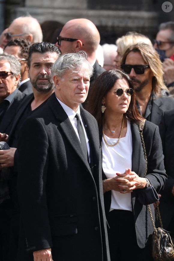 Francis Huster, Cristiana Reali aux obsèques de Jean-Paul Belmondo en l'église Saint-Germain-des-Prés, à Paris le 10 septembre 2021.

© Dominique Jacovides / Bestimage