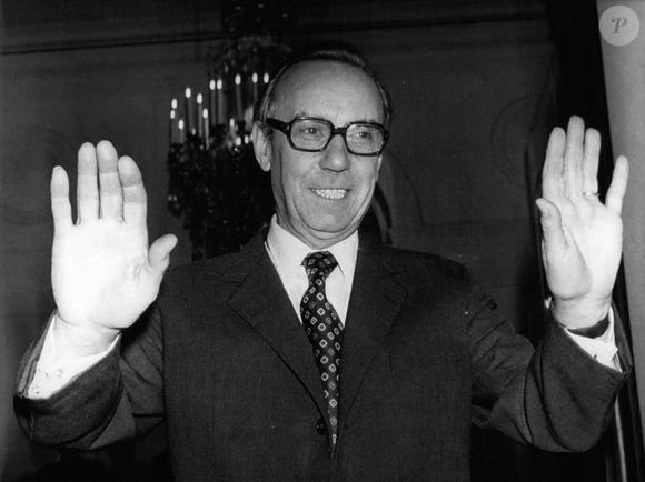 Michel Debre quittant le Palais de l'Elysée le 29 septembre 1976. © Keystone Press Agency/ZUMA Press Wire