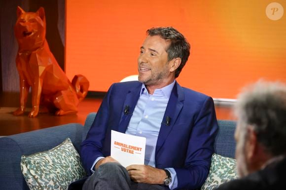 Exclusif - Bernard Montiel, sur plateau de la nouvelle émission "Animalement Vôtre" présentée par Bernard Montiel et diffusée le 9 novembre sur France 3, à Paris, France, le 13 octobre 2025. © Jack Tribeca/Bestimage