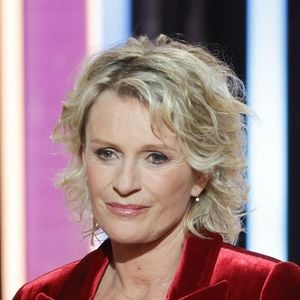 Sophie Davant - Les célébrités se mobilisent pour la 38ème édition du Téléthon dans les studios de France 2 à Paris, le 29 novembre 2024.  © Coadic Guirec / Bestimage