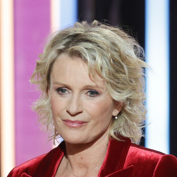 Sophie Davant - Les célébrités se mobilisent pour la 38ème édition du Téléthon dans les studios de France 2 à Paris, le 29 novembre 2024.  © Coadic Guirec / Bestimage