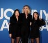 Au cours de leur échange, nos confrères ont voulu savoir si elle était une "maman cool" ou plutôt "stricte". "Les deux", a répondu Laeticia Hallyday.

Laeticia Hallyday et ses filles Joy et Jade - Photocall du vernissage de l'exposition "Johnny Hallyday, l'exposition" au Palais des Expositions à Paris. Le 21 décembre 2023
© Dominique Jacovides / Bestimage