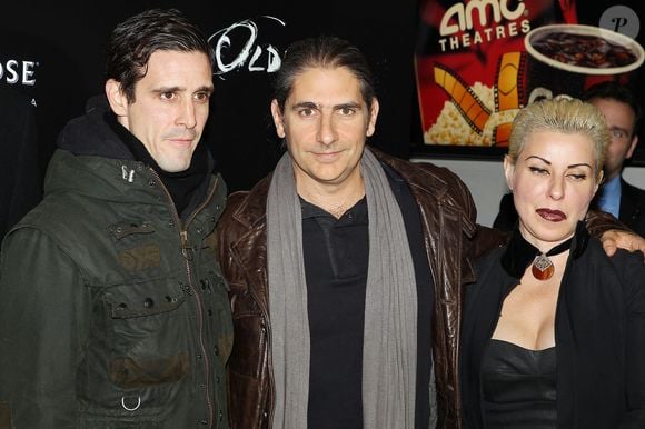 Laissant derrière lui sa femme et leurs deux enfants.

James Ransone, Michael Imperioli et Victoria Chlebowski assistent à une projection d'Oldboy à New York City, NY, USA, 11 novembre 2013. Photo by Dave Allocca/Startraks/ABACAPRESS.COM