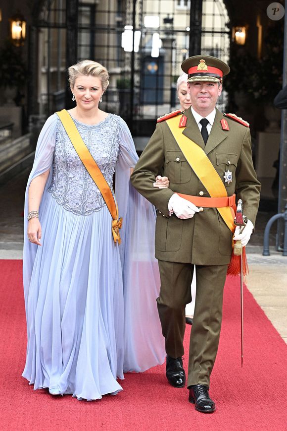 Le Grand-Duc Guillaume et la Grande-Duchesse Stéphanie arrivent à la cérémonie d'abdication du Grand-Duc Henri au Palais Grand-Ducal à Luxembourg le 3 octobre 2025. Le Luxembourg intronisera un nouveau souverain aujourd'hui. Le prince Guillaume succédera à son père, le grand-duc Henri, qui abdiquera officiellement le même jour, mettant fin à un règne de 25 ans. Photo par David Niviere/ABACAPRESS.COM