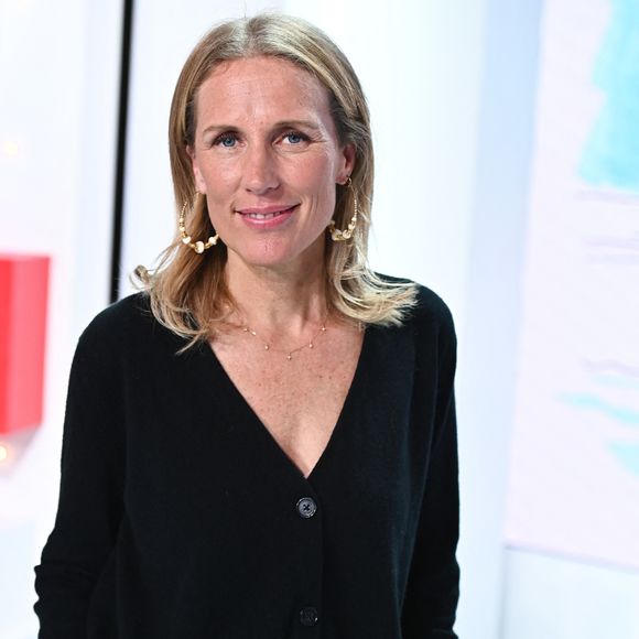 Agathe Lecaron lors de l'enregistrement de l'émission "Vivement Dimanche" au Studio Gabriel à Paris, présentée par M.Drucker et diffusée le 27 novembre sur France 3, le 16 novembre 2022.

© Guillaume Gaffiot / Bestimage