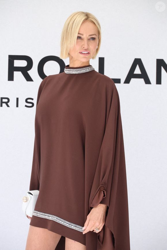 Et à l'instar de sa sublime mère, elle a de qui tenir...

Adriana Karembeu assiste au défilé Stephane Rolland Haute Couture Automne/Hiver 2025/2026 dans le cadre de la semaine de la mode à Paris, France, le 08 juillet 2025. Photo by Jerome Domine/ABACAPRESS.COM