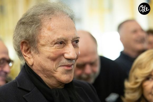 Michel Drucker - Rachida Dati remet à Chantal Ladesou les insignes de Chevalier de la Légion d'Honneur au ministère de la Culture à Paris le 2 février 2026.

© Cyril Moreau / Bestimage
