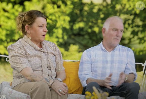Tout le monde se quitte néanmoins en bons termes et se souhaite le meilleur pour la suite.

Jean-Louis et Isabelle lors du bilan de L'amour est dans le pré