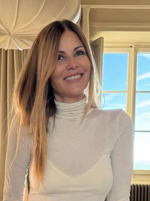 Cécile Siméone ouvre les portes de sa nouvelle maison avec une pièce cachée sur les hauteurs de Lyon : "Je me suis fait plaisir…"