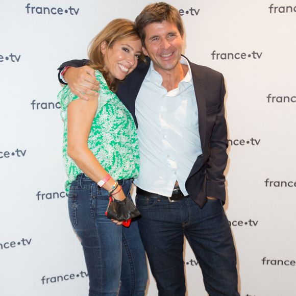 Léa Salamé et Thomas Sotto au photocall de la conférence de presse de rentrée de France Télévisions au Pavillon Gabriel, à Paris, le 24 août 2021.

Photo : MPP / Bestimage