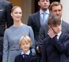 Raphaël Elmaleh semble être très à l'aise devant les photographes.

Pierre Casiraghi, Beatrice Borromeo, leurs enfants Stefano et Francesco, Charlotte Casiraghi et ses enfants Raphaël Elmaleh, Balthazar Rassam - La famille princière monégasque dans la cour d'honneur du palais lors de la la fête nationale à Monaco le 19 novembre 2025. © Dominique Jacovides - Bruno Bebert / Bestimage