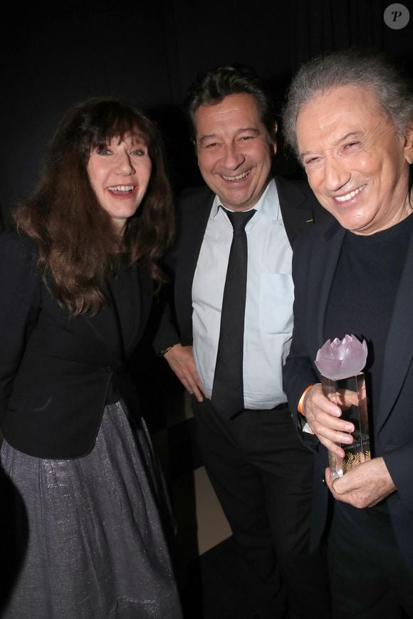 Exclusif - Virginie Lemoine, Laurent Gerra et Michel Drucker (Laurier d'honneur) - Backstage de la 29ème cérémonie des Lauriers de l'Audiovisuel au théâtre Marigny à Paris le 26 février 2024 © Bertrand Rindoff / Bestimage