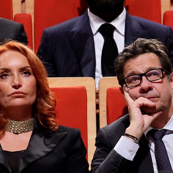 Laurent Gerra et Christelle Bardet pendant la cérémonie de remise du prix lumière à I.Huppert lors de la 16ème édition du Festival Lumière à l'Amphithéâtre - Centre de Congrès à Lyon, France, le 18 octobre 2024. © Dominique Jacovides/Bestimage