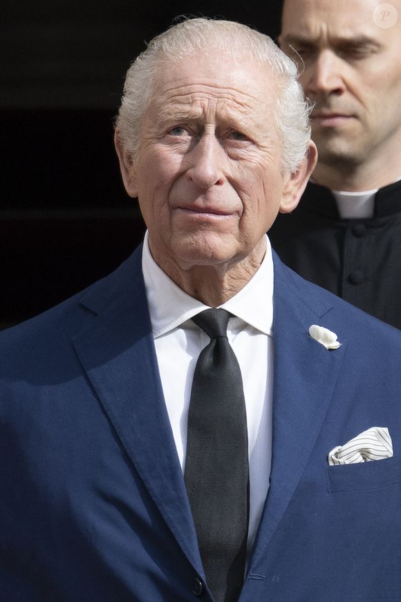 Le roi Charles III espérait éviter que cela se reproduise et il semble être rassuré.

Le pape Léon XIV avec le roi Charles III d'Angleterre et Camilla Parker Bowles, reine consort d'Angleterre, dans la cour Saint-Damase au Vatican lors d'une visite d'État et une prière dans la chapelle Sixtine au Vatican, le 23 octobre 2025. © Alessia Giuliani/IPA via ZUMA Press / Bestimage/Bestimage
