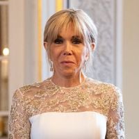 Brigitte Macron en robe blanche : elle opte pour un look de "mariée" dans le pays de la reine des Neiges