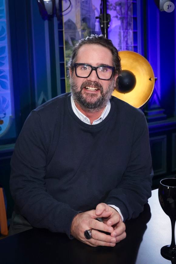 Mais qui est-il vraiment dans la vie ? Sur Instagram, l'homme de 47 ans vient d'annoncer une heureuse nouvelle.

Exclusif - No Web - Chicandier (Laurent Regairaz) - Enregistrement de l'émission "L'Invitation", présentée par B.Montiel et diffusée le 29 décembre sur Olympia TV
© Jack Tribeca / Bestimage
