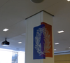 Ce système ultra-sélectif a toutefois fait l'objet de vives polémiques par le passé, certains politiques fustigeant l'accaparement des places par les stars au détriment des expatriés français.

Le lycée Français de New-York attire de nombreux élèves chaque année. Capture d'écran Youtube