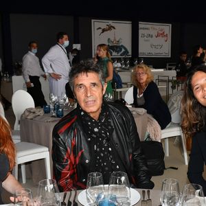 Julien Clerc, sa femme Hélène Grémillon et sa fille Vanille Clerc -  Les personnalités assistent au Longines Paris Eiffel Jumping au Champ de Mars, le 27 juin 2021. 
© Veeren / Bestimage