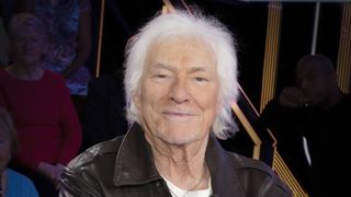 Dans son "paradis" des Yvelines, Hugues Aufray agacé de ne pas pouvoir faire ce qu'il veut : "Aux États-Unis, personne ne se gêne"