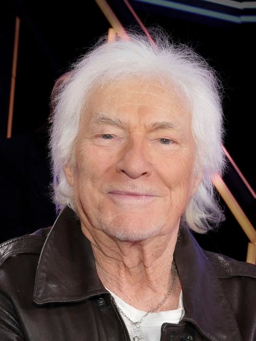 Dans son "paradis" des Yvelines, Hugues Aufray agacé de ne pas pouvoir faire ce qu'il veut : "Aux États-Unis, personne ne se gêne"