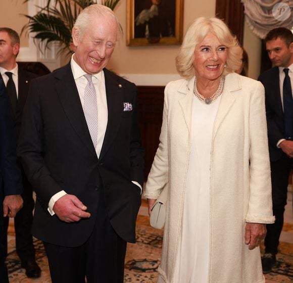 Le roi Charles III d'Angleterre, prononce un discours devant le Parlement italien, en présence de Camilla Parker Bowles, reine consort d'Angleterre, à Rome, le 9 avril 2025. Le couple royal britannique est en visite d'Etat de quatre jours en Italie. Mirrorpix / Bestimage