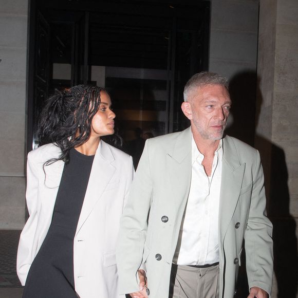 Vincent Cassel et sa compagne Narah Baptista à la sortie d'un dîner à l'hôtel "Costes" lors de la Fashion Week de Paris (PFW), le 18 janvier 2024.
