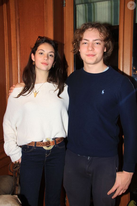 Exclusif - Allegra Cuddeford et son frère Calixte Cuddeford, les enfants de Hermine de Clermont-Tonnerre - Soirée en souvenir de Hermine de Clermont Tonnerre, le jour de son anniversaire, au restaurant La Mascotte à Paris. Le 3 février 2023
© Baldini / Bestimage