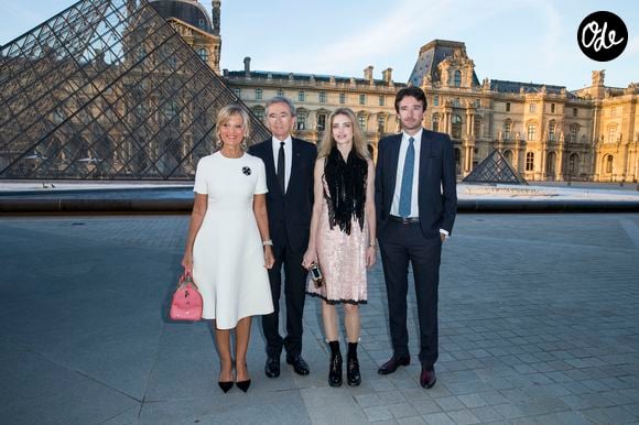 Bernard Arnault et sa femme Hélène Arnault, Antoine Arnault et sa compagne Natalia Vodianova - Photocall - Cocktail du dîner de présentation de la nouvelle collection Vuitton "Masters, Les Grands Maîtres" en collaboration avec Jeff Koons au Louvre à Paris, le 11 avril 2017. © Olivier Borde/Bestimage
