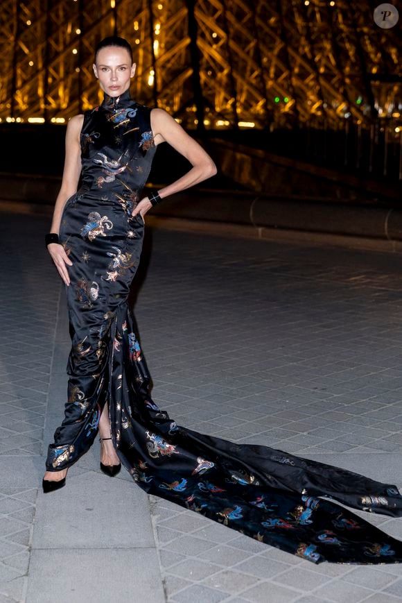 Natasha Poly  - Photo Call du « Le Grand Diner du Louvre « lors de la Fashion Week  à Paris le 5 mars 2025. © Olivier Borde /Bestimage