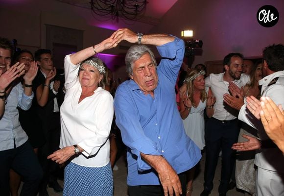 Ses parents, séparés depuis plusieurs décennies, ont longtemps conservé une relation très proche.

 Benjamin Castaldi, sa femme Aurore Aleman, Clémentine Vaudaux (la soeur de Benjamin Castaldi), Catherine Allégret et Jean-Pierre Castaldi - Soirée de mariage de Benjamin Castaldi et Aurore Aleman au Mas de La Rose à Eygalières, le 27 août 2016. © Jacovides-Moreau/Bestimage