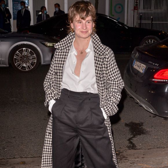 Christine And The Queens aka Redcar Rahim arrivant au défilé AMI lors de la Fashion Week de Paris le 3 octobre 2020 à Paris, France. Photo Julien Reynaud/Aps-Medias/Abaca