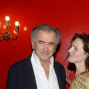 Bernard-Henri Lévy et sa fille Justine lors de la remise du prix littéraire Castel 2023 au restaurant Castel à Paris le 15 novembre 2023.

© Rachid Bellak / Bestimage