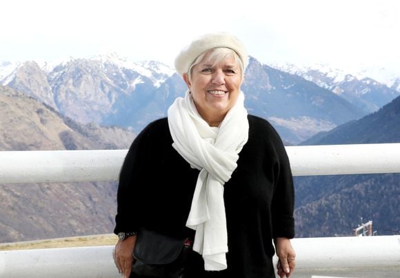 "Et puis tant qu'on trouvera des histoires qui plaisent et qui me plaisent à moi et qui plaisent à la prod, on continuera. Il y a un moment, je ne vais pas non plus fêter mes 100 ans non plus avec Joséphine mais pour l'instant, il n'est pas question d'arrêter."

Mimie Mathy lors du 22ème Festival des créations télévisuelles de Luchon, France, le 7 février 2020. © Patrick Bernard/Bestimage