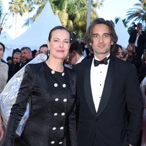 Carole Bouquet et son fils Dimitri Rassam - Montée des marches du film « Megalopolis » lors du 77ème Festival International du Film de Cannes, au Palais des Festivals à Cannes. Le 16 mai 2024 
©Agence / Bestimage