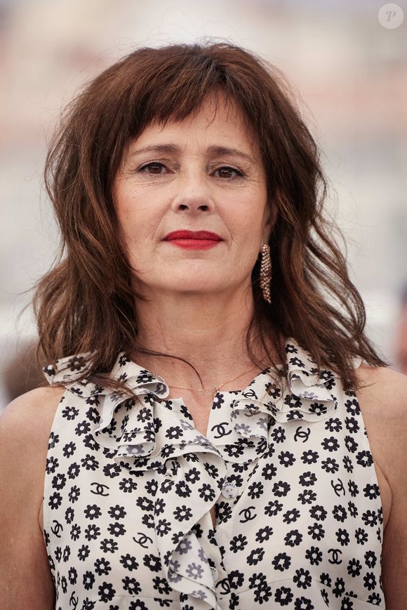 L’actrice belge a été évacuée de la salle pour son comportement

Anouk Grinberg - Photocall du film "Bonnard Pierre et Marthe" lors du 76ème Festival International du Film de Cannes le 22 mai 2023. © Moreau-Jacovides/Bestimage