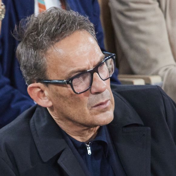 Julien Courbet se voit confier en prime time une toute nouvelle émission sur M6. 

Julien Courbet - Célébrités dans les tribunes des Internationaux de France de tennis de Roland Garros. © Moreau-Jacovides/Bestimage