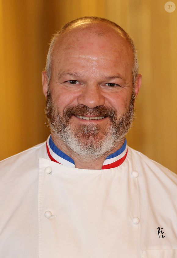 Exclusif - Le grand chef Bordelais et présentateur télé (Top Chef), Philippe Etchebest est le parrain de l'association de solidarité internationale "Pompiers Solidaires" à Bordeaux le 9 février 2016. © Patrick Bernard-Quentin Salinier/ Bestimage