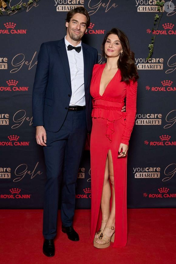 Camille Lacourt et sa compagne Alice Detollenaere - Photocall de la première édition du "You Care Charity Gala" en faveur de la cause animale et de l'environnement au Cercle Interalliée à Paris le 3 décembre 2024. Le 3 décembre 2024.   © Cyril Moreau/Bestimage