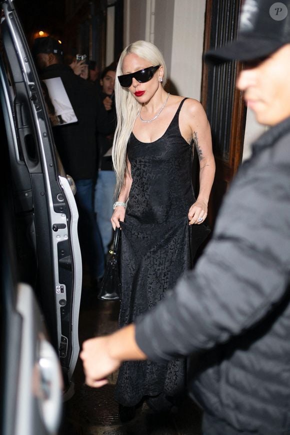 Lady Gaga est magnifique après un dîner au restaurant Laperouse à Paris, France, le 15 novembre 2025. Photo by Aissaoui Nacer/SplashNews/ABACAPRESSS.COM
