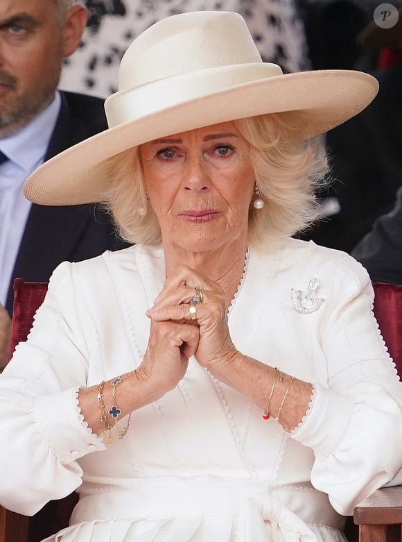 Le roi Charles III d'Angleterre et la reine Camilla Parker Bowles, reine consort d'Angleterre, assistent à la cérémonie commémorative du 80e anniversaire de la victoire sur le Japon, au National Memorial Arboretum, dans le Staffordshire, au Royaume-Uni, le 15 août 2025.

© Paul Edwards/WPA-Pool/ Julien Burton via Bestimage