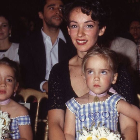Thierry Ardisson avec Béatrice Loustalan et ses deux filles, Manon et Ninon.
© Rindoff-Garcia / Bestimage