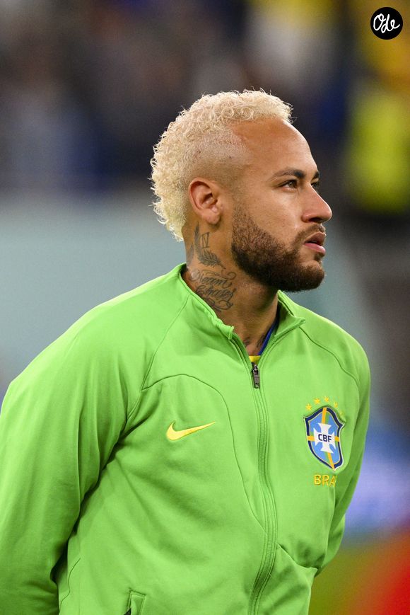 Neymar pendant les hymnes - Match "Brésil - Corée (4-1)" lors de la Coupe du Monde 2022 au Qatar, le 5 décembre 2022. JB Autissier / Panoramic / Bestimage