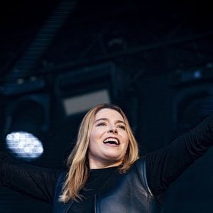 La chanteuse Santa (Samanta Cotta) est en concert sur la scène du festival au Printemps de Pérouges au Château de Saint-Maurice-de-Rémens le 26 juin 2024.
© Sandrine Thesillat / Panoramic / Bestimage