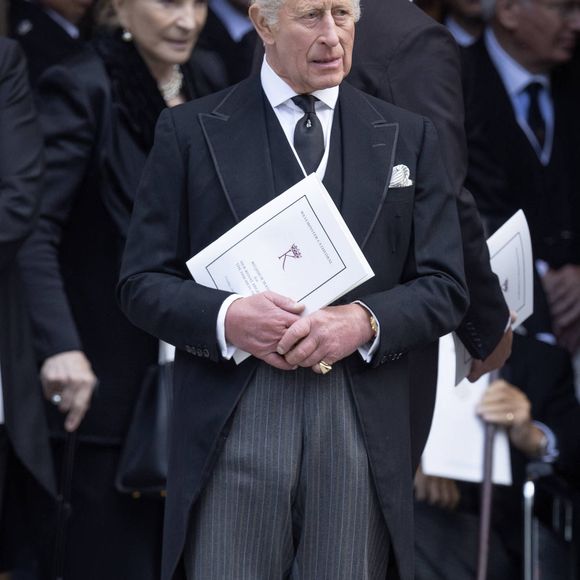 Le roi Charles III va-t-il mettre de côté les tensions et retrouver son fils et ses petits-enfants ?

Le roi Charles III lors des funérailles de la duchesse de Kent à la cathédrale de Westminster.  © Dana Press / Bestimage