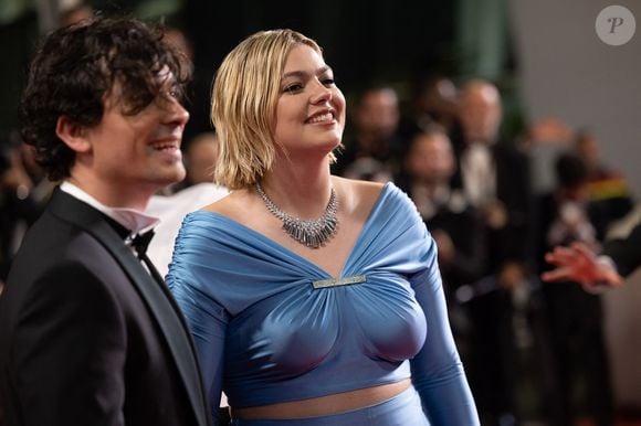 Ainsi, le couple ne cache pas se faire aider pour prendre soin de leur petite fille.

Florian Rossi et sa compagne Louane Emera - Montée des marches du film " The Idol " lors du 76ème Festival International du Film de Cannes, au Palais des Festivals à Cannes. Le 22 mai 2023
© Olivier Borde / Bestimage