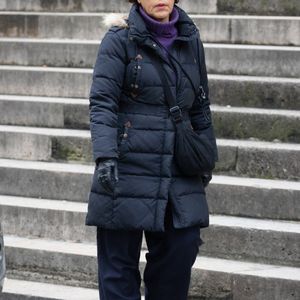 Participant à la cérémonie d'enterrement de l'acteur franco-danois Niels Arestrup devant l'église Saint-Roch à Paris, le 10 décembre 2024. Niels Arestrup, décédé le 1er décembre 2024 à l'âge de 75 ans, était un pilier du théâtre et du cinéma français depuis les années 1970, mais son profil a été rehaussé au niveau international au cours de la première décennie de ce siècle par deux films réalisés par Jacques Audiard. Photo par Nasser Berzane/ABACAPRESS.COM