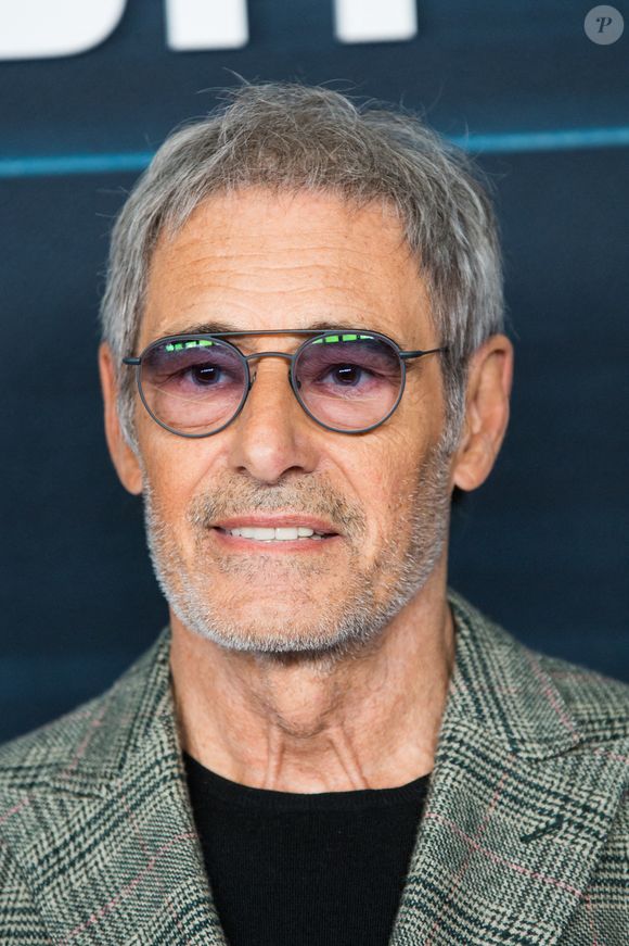 Gerard Lanvin assiste à la première de la série Apple TV 'Liaison' au Cinéma Publicis le 12 février 2023 à Paris, France. Photo par Nasser Berzane/ABACAPRESS.COM