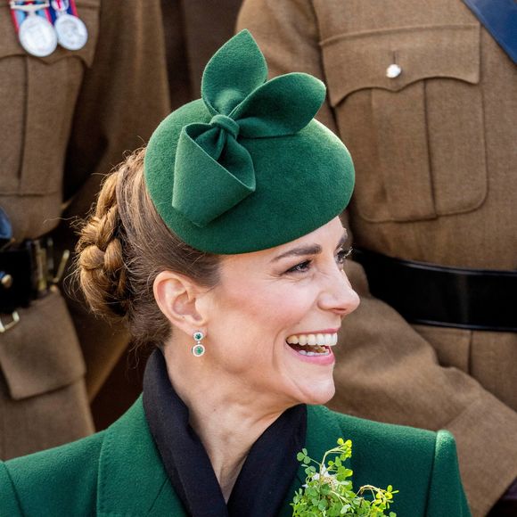 Kate Middleton assiste au défilé de la Saint-Patrick des Irish Guards à la caserne de Mons, Aldershot.
Backgrid UK/ Bestimage